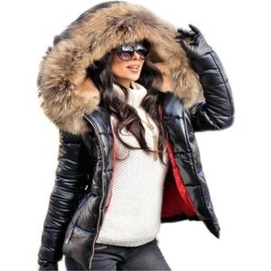 Chic Black Puffer Jacket with Fur Hood